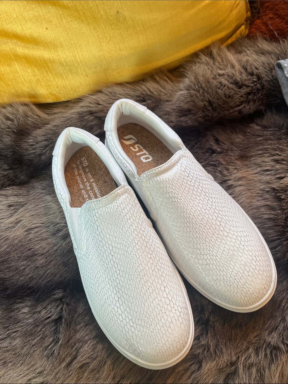 STQ White Slip-On Women's Casual Sneakers